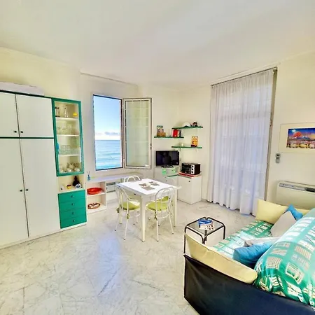 Seafront One Bedroom In *