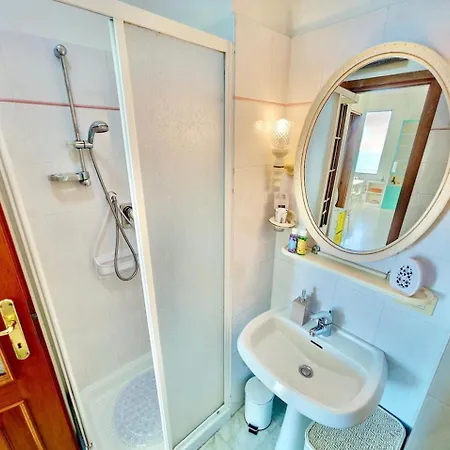 Seafront One Bedroom In * Ментона